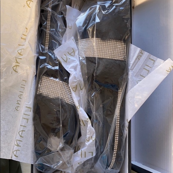 Black & Bling Magnolia 3 Slides - Picture 4 of 8